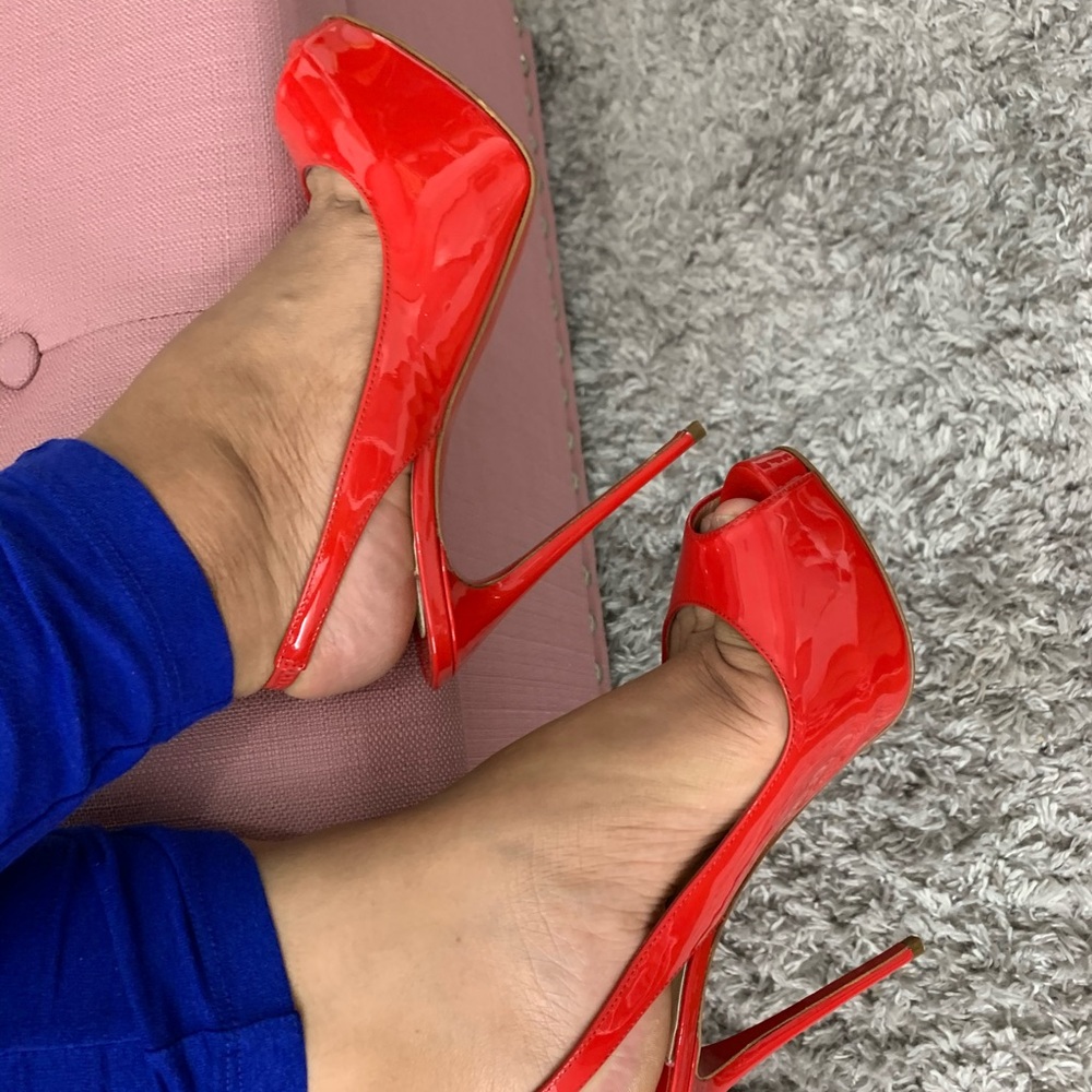 ❌SOLD ❌  Christian Louboutin sling back heels. - Picture 8 of 13